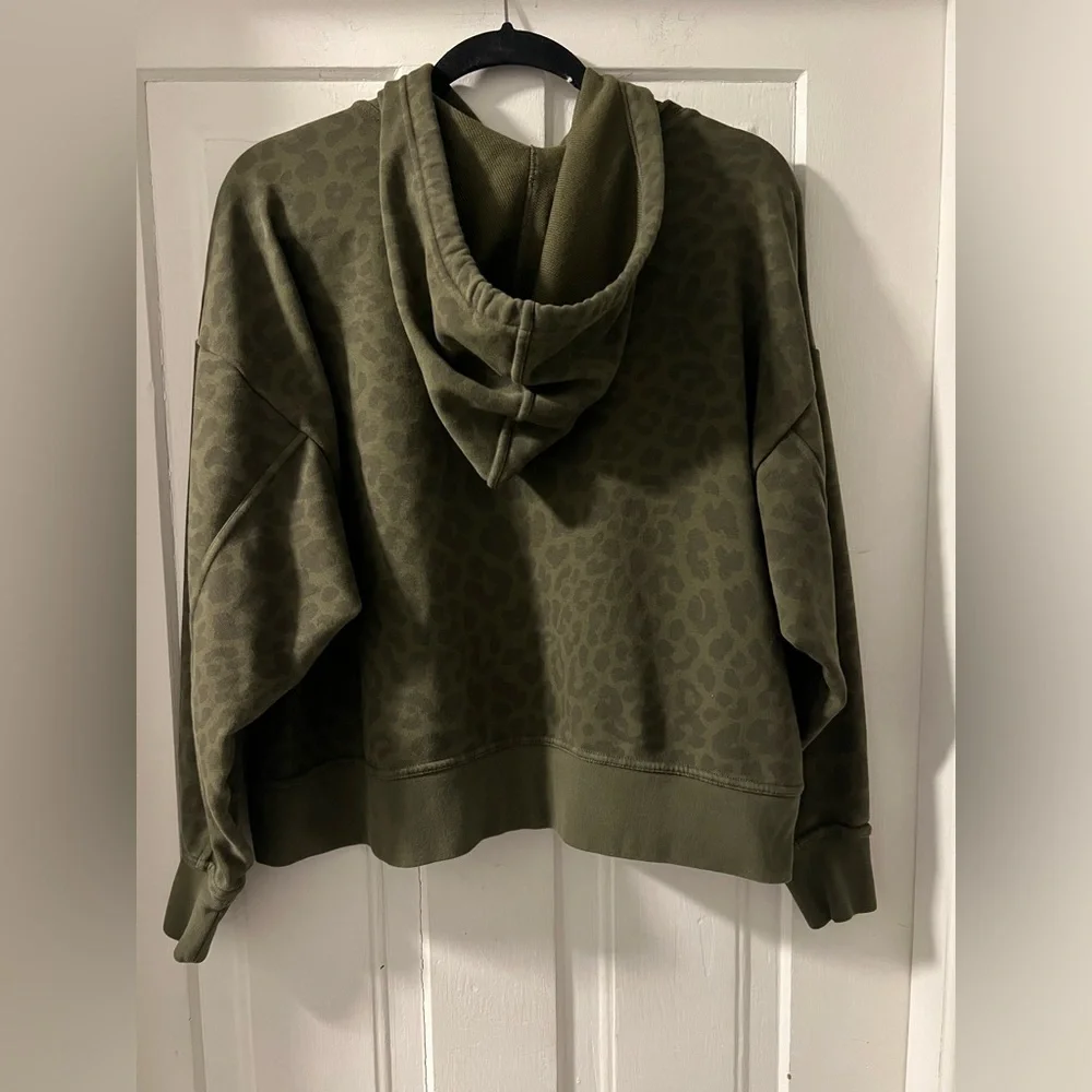 Women’s Olive Green Leopard Print Hooded Sweatshirt